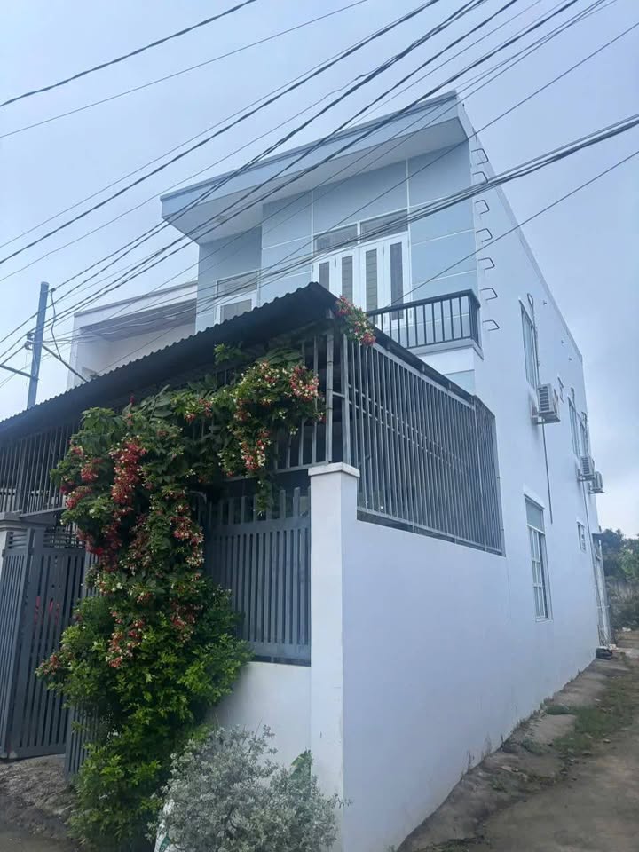 Bán Gấp Nhà Góc 2 Tầng Kiên Cố - 90.6m² - 3 Tỷ Tại Diên An, Diên Khánh