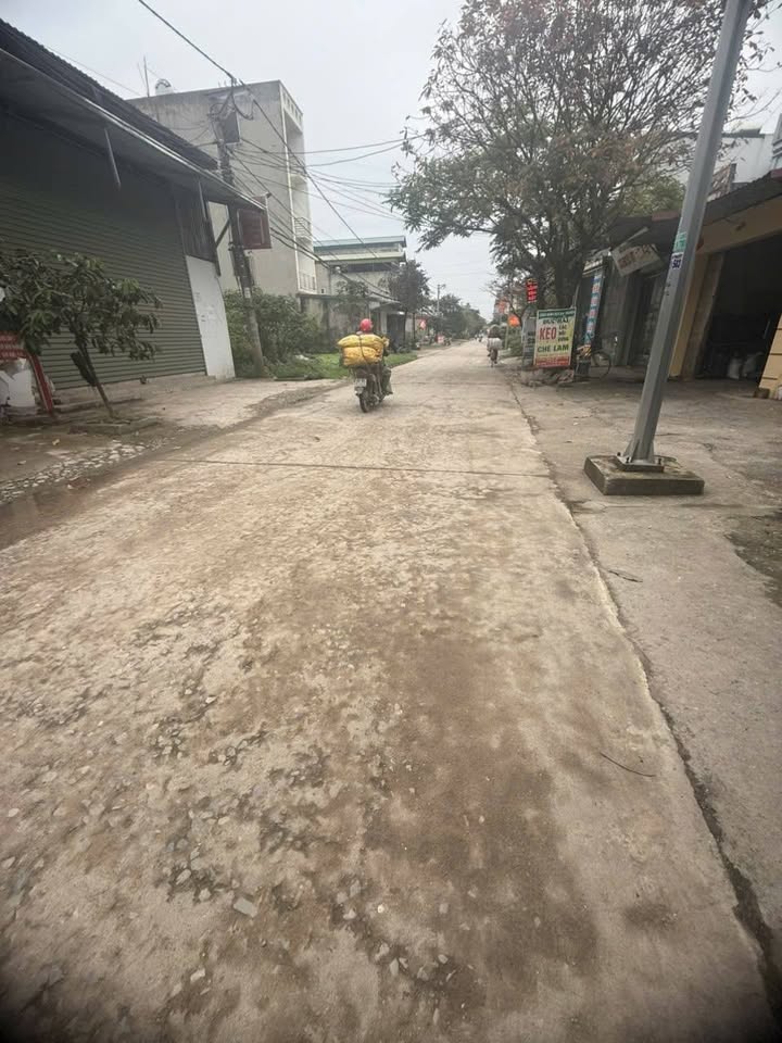 Nhà phố Phú Xuyên 100m² giá 5 tỷ - Mặt tiền kinh doanh đắc địa!