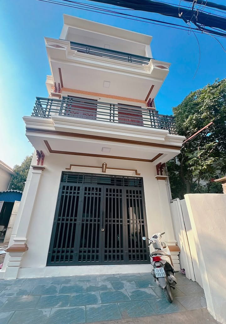 Nhà 3 Tầng Đẹp, Nở Hậu 83.6m² Tại Khu 6A Nông Trang, Việt Trì - Giá 3.9 Tỷ