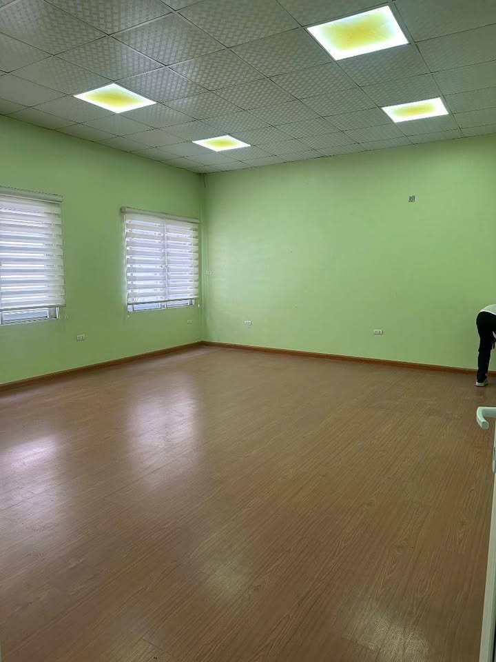 Bán Đất Tặng Nhà 2 Tầng 42m² Lô Góc Ngọc Thụy, Long Biên - Giá 10 Tỷ