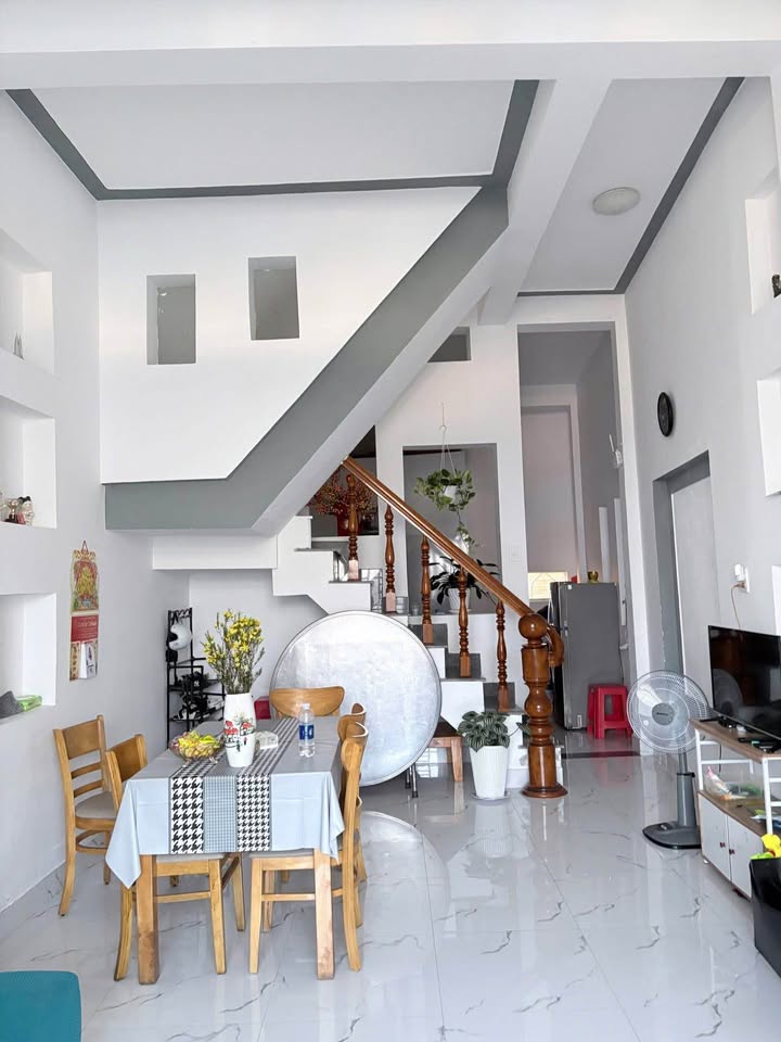 Nhà 1 Trệt 1 Lầu 44m² Hẻm Trần Phú, Bảo Lộc - Giá 2.25 Tỷ