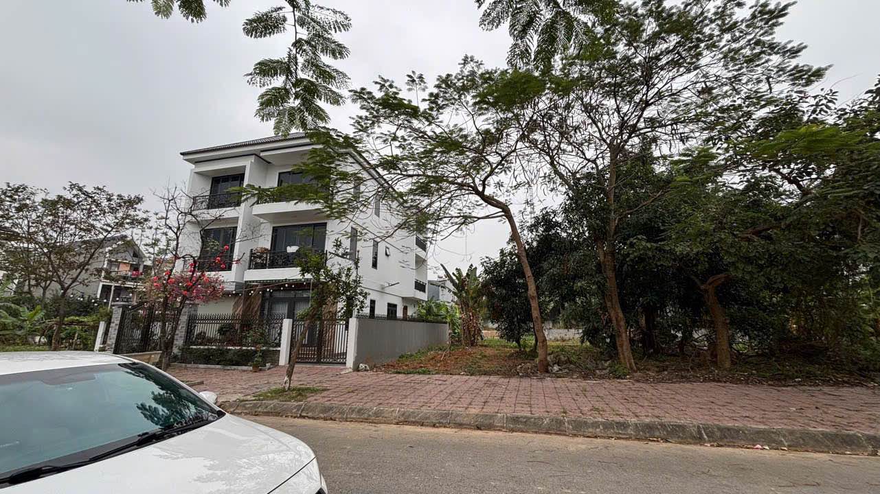 Đất nền Nam Đầm Vạc Vĩnh Yên 200m² - Sổ đỏ chính chủ!