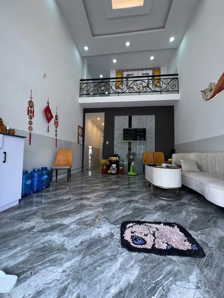 Nhà Trệt Lửng 2 Mặt Tiền Đường 30/4 (81m²) - Giá 6 Triệu/Tháng