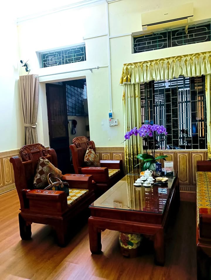 Nhà 2 Tầng 80m² Đường Trường Thi, TP Thanh Hóa - Giá Tốt, Ô Tô Đỗ Cửa