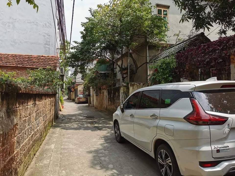 Nhà riêng Thạch Bàn 70m² giá 12 triệu - Ô tô vào tận nhà!