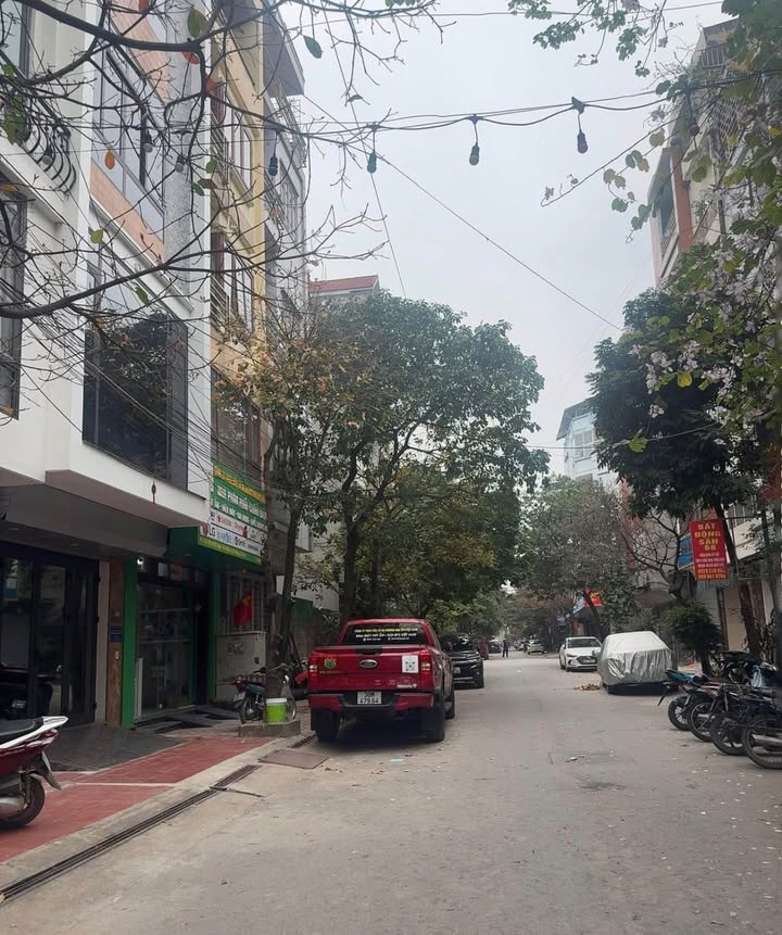 Nhà 6 tầng đối diện AEON Long Biên, 40m² - Sổ nở hậu vuông vức