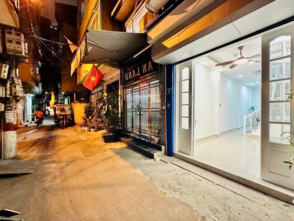 Nhà riêng Kim Ngưu 30m² Ô tô vào tận nhà - Giá chỉ 7 tỷ