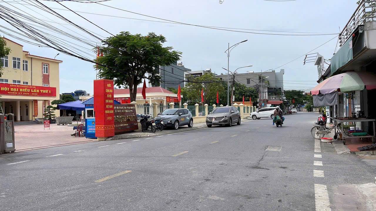 Nhà Mặt Phố Bạch Mai 52m² - Kinh Doanh Đắc Lộc, Hướng Đông, Giá 2 Tỷ