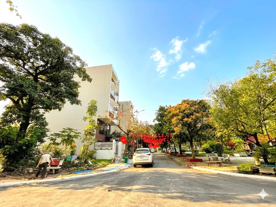 Townhouse Vựng Đâng - Hạ Long: Góc 2 Mặt Tiền, View Công Viên 82.5m² - Sổ Đỏ