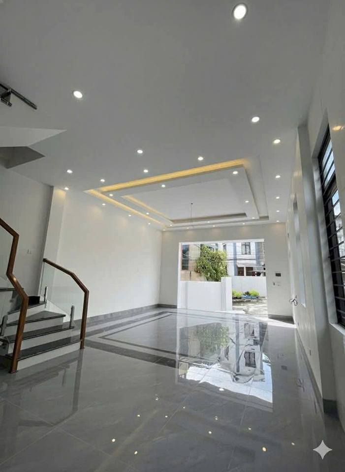 Nhà riêng 3 tầng Làng Công An Hạ Long 56m² - Ô tô vào tận nhà!