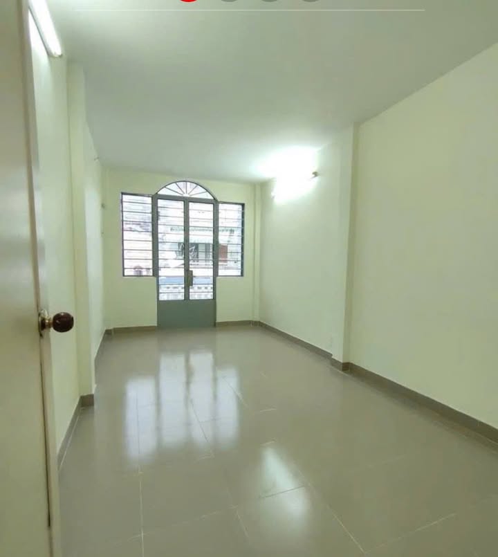 Nhà HXH Q10 CMT8 27m² - Sẵn sàng ở ngay, sổ hồng chính chủ!