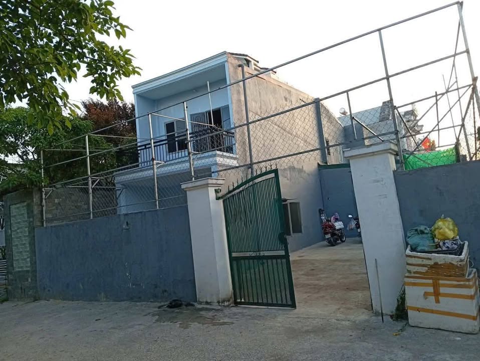 Nhà Góc 2 Mặt Tiền Đường Thạnh Lộc 40, Q12 - 200m² Kinh Doanh/Ở