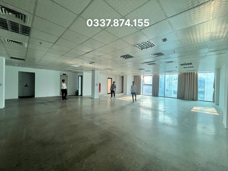 Văn phòng 350m² Giải Phóng - Đại La, Hà Nội - View Kính Toàn Cảnh