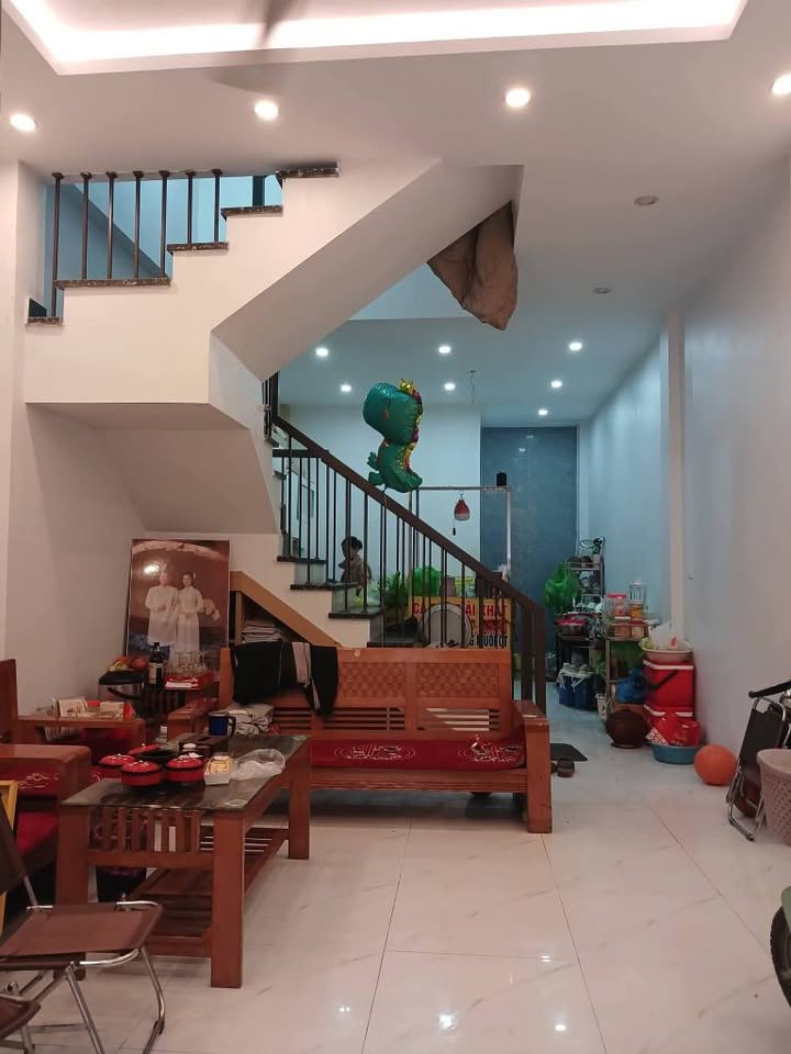 Nhà 2 Tầng Phường Trường Thi, TP Thanh Hóa - 44m², 2 Tỷ, Hướng Đông