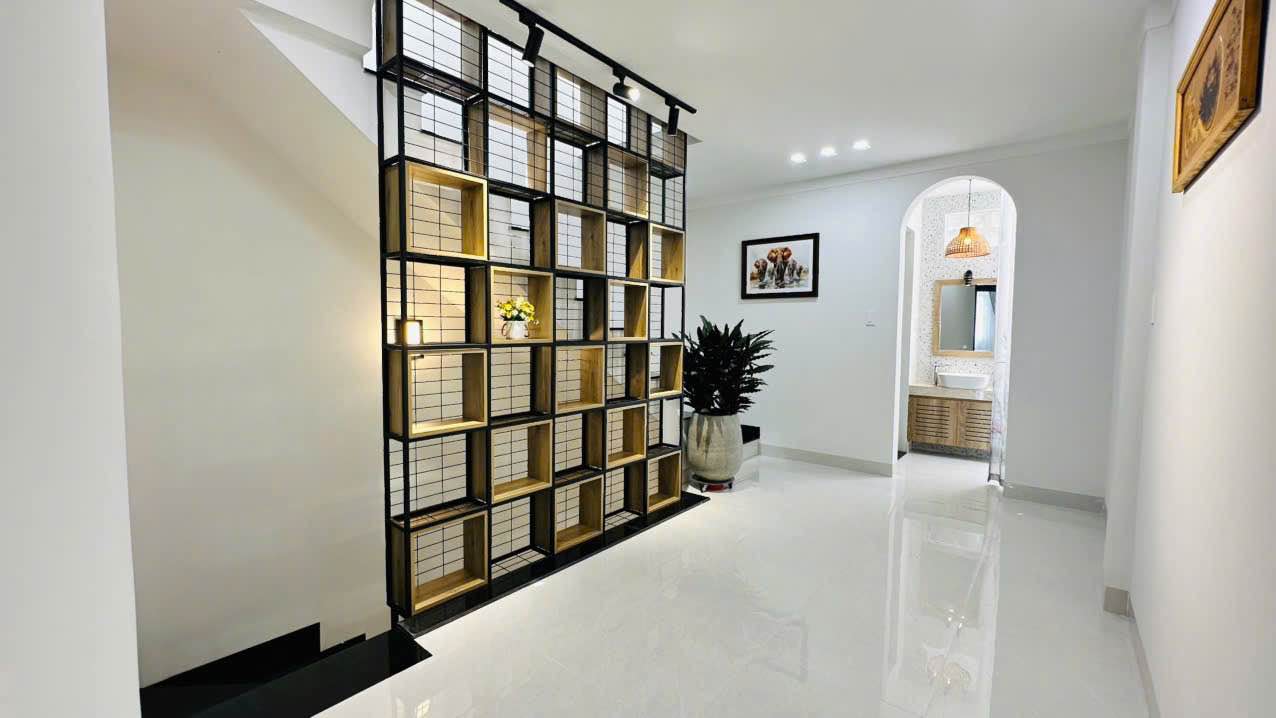 Nhà 1 Trệt 2 Lầu Hẻm Hoàng Văn Thái, Pleiku - 56m² Full Nội Thất, Giá 2.2 Tỷ