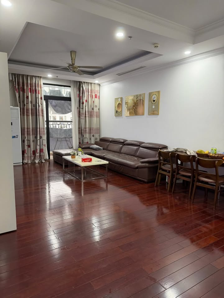 Cho thuê căn hộ Royal City 3PN full nội thất, giá 24 triệu/tháng