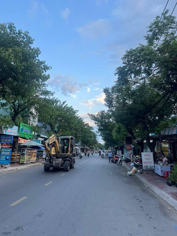 Bán Gấp Nhà 92m² Mặt Tiền Đường 10m, Phường Quang Trung, Quy Nhơn - Giá 4.x Tỷ