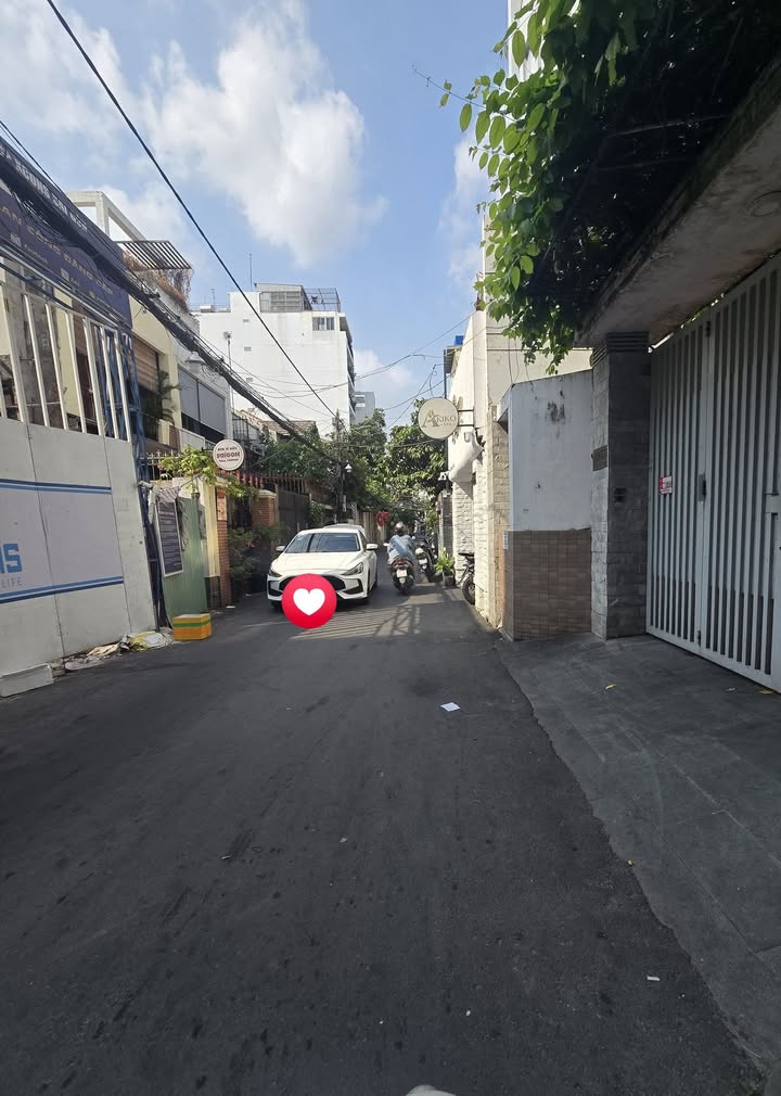 Nhà 70m² Phạm Văn Bạch, Tân Bình - 4PN, 3 Tầng - 6 Tỷ TL