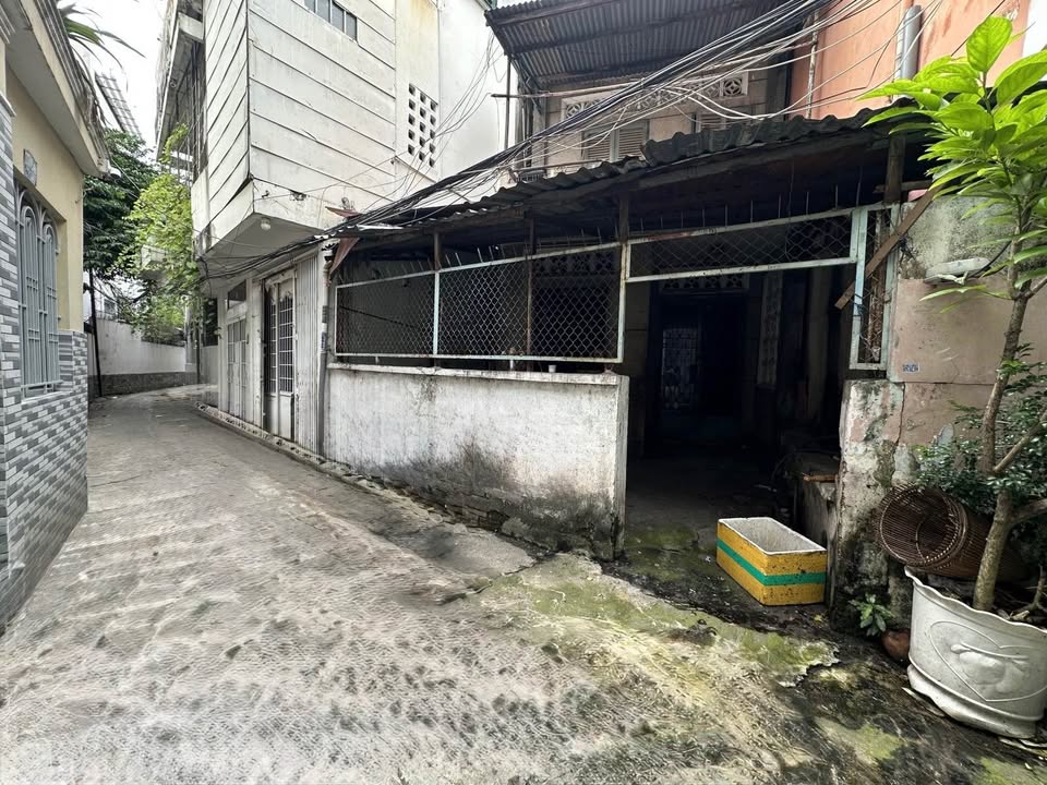 Nhà Riêng Hàng Xanh, Bình Thạnh 70m² - Sổ Vuông, GPXD 5 Tầng!