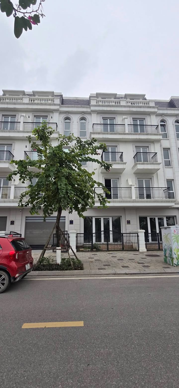 Bán Gấp Nhà 5 Tầng 75m² Đường 17m, Trung Tâm Gia Lâm - 17.x Tỷ