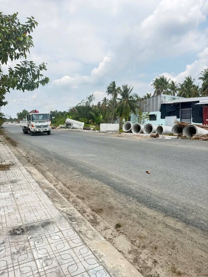 Nhà 1 Trệt 1 Lầu Mặt Tiền D5 Bến Tre - 52m² - 2.25 Tỷ, Kinh Doanh Tốt