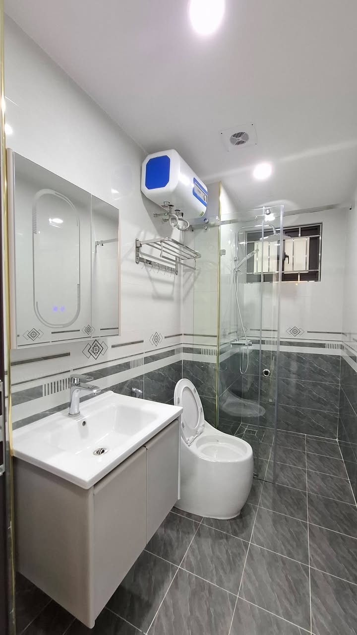 Nhà đẹp Thanh Nhàn 42m² 15 tỷ - Sổ đỏ sẵn, thang máy hiện đại!