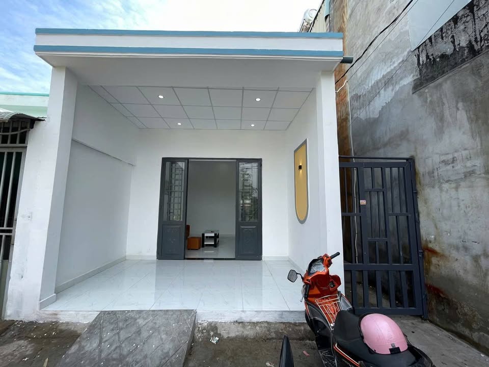 Nhà riêng Mỹ Hạnh Bắc, Đức Hòa 1.75 tỷ - Giá tốt hiếm có!