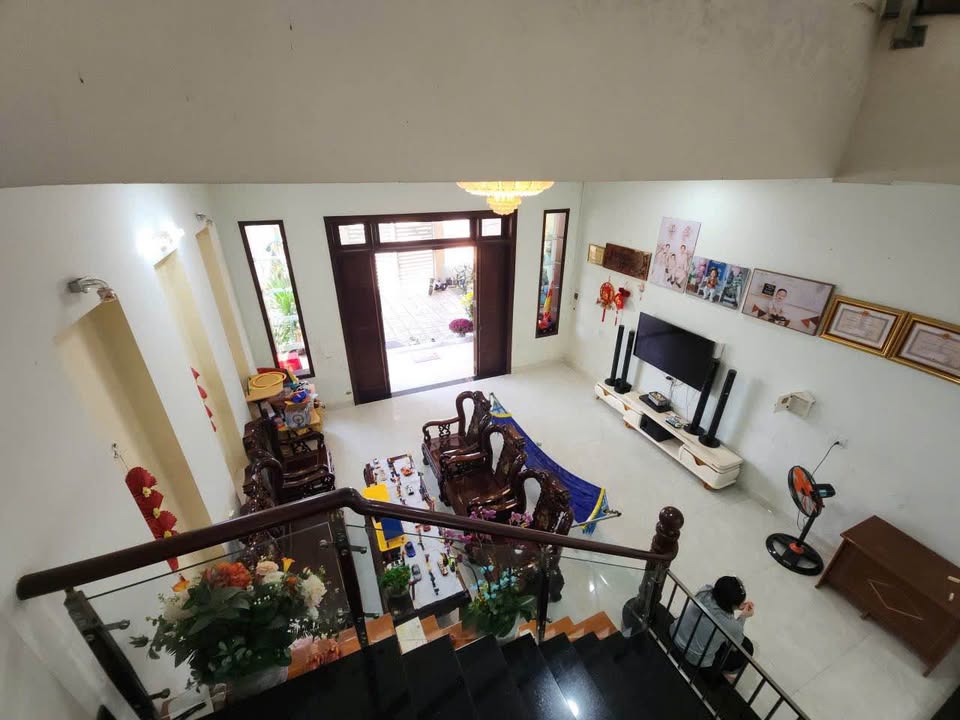 Nhà Mặt Tiền Tân Đông Hiệp Dĩ An 150m² - Giá 2.3 Tỷ, Sẵn Sàng Kinh Doanh