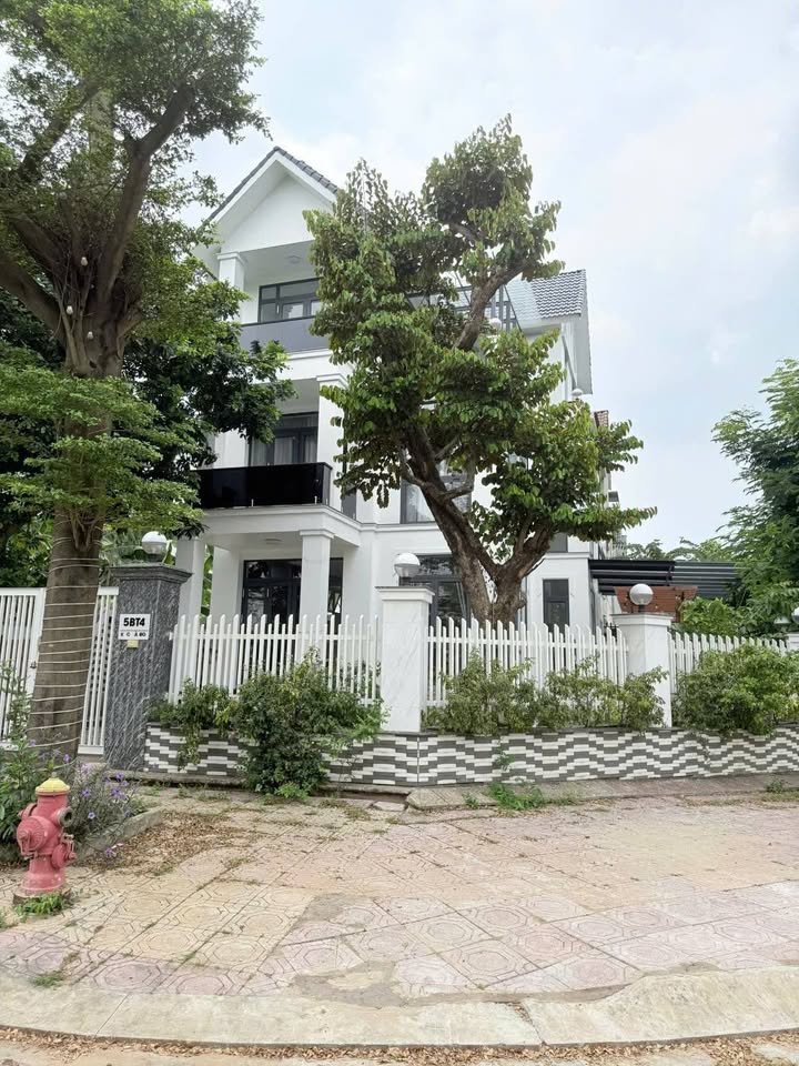 Biệt thự sân vườn Hà Đô Q12 300m² Full nội thất - Sẵn sàng ở ngay!