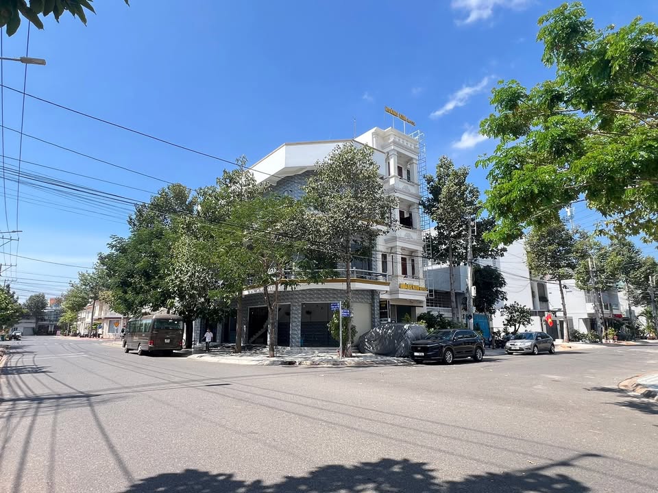 Nhà Mặt Tiền Kinh Doanh Đỗ Ngọc Du, Phan Thiết - 97m² Sẵn Sàng