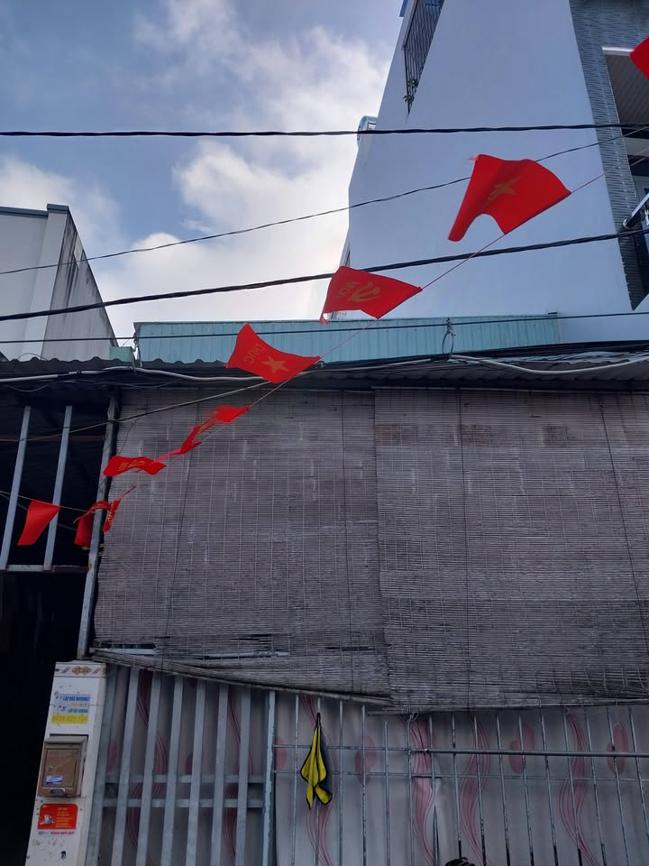 Dãy Nhà Trọ Thị Trấn Nhà Bè 123m² giá 6.4 tỷ - Đầu tư sinh lời ngay!