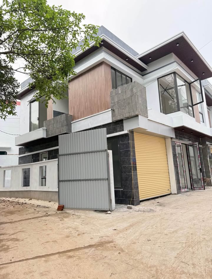 Nhà 90m² Phố Đán, Thái Nguyên - 2 Mặt Tiền Thoáng, 3PN Đủ Đủ Khép Kín