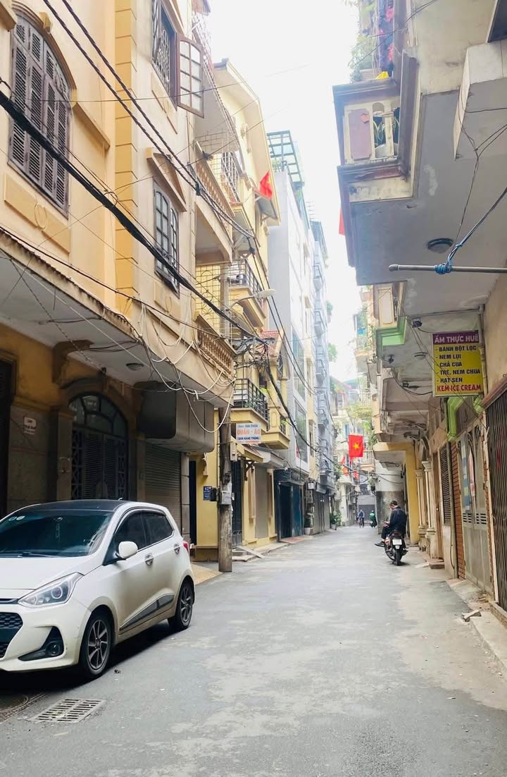 Nhà Lô Góc Cạnh Ciputra, Kinh Doanh, Ô Tô Đỗ Cửa - 37m² x 5 Tầng - 8.29 Tỷ