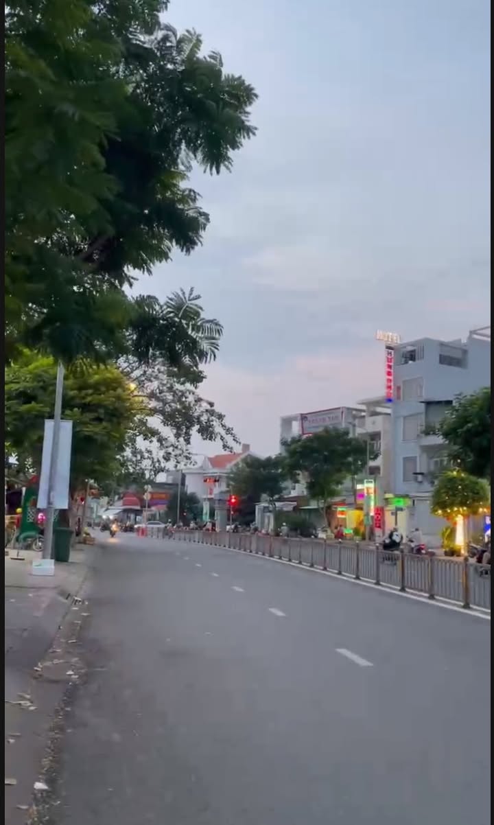 Nhà Phố Lý Chiêu Hoàng, Quận 6 - 80m², 4 tầng - Mặt tiền kinh doanh!