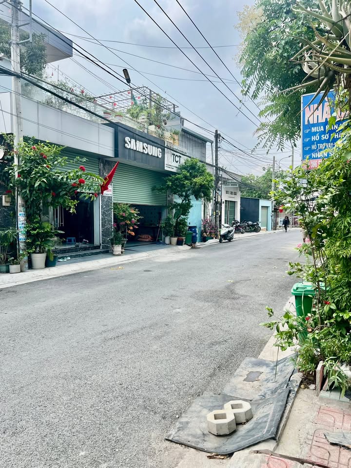 Nhà Phố Mặt Tiền Nguyễn Duy Trinh 80m² - Kinh Doanh Ngay, Giá Tốt!