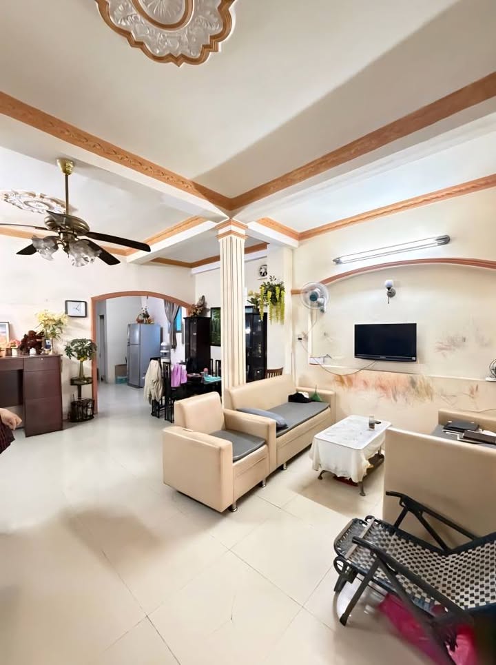 Nhà riêng Hoàng Hoa Thám 101m² - Ô tô vào tận nhà, sổ hồng sẵn