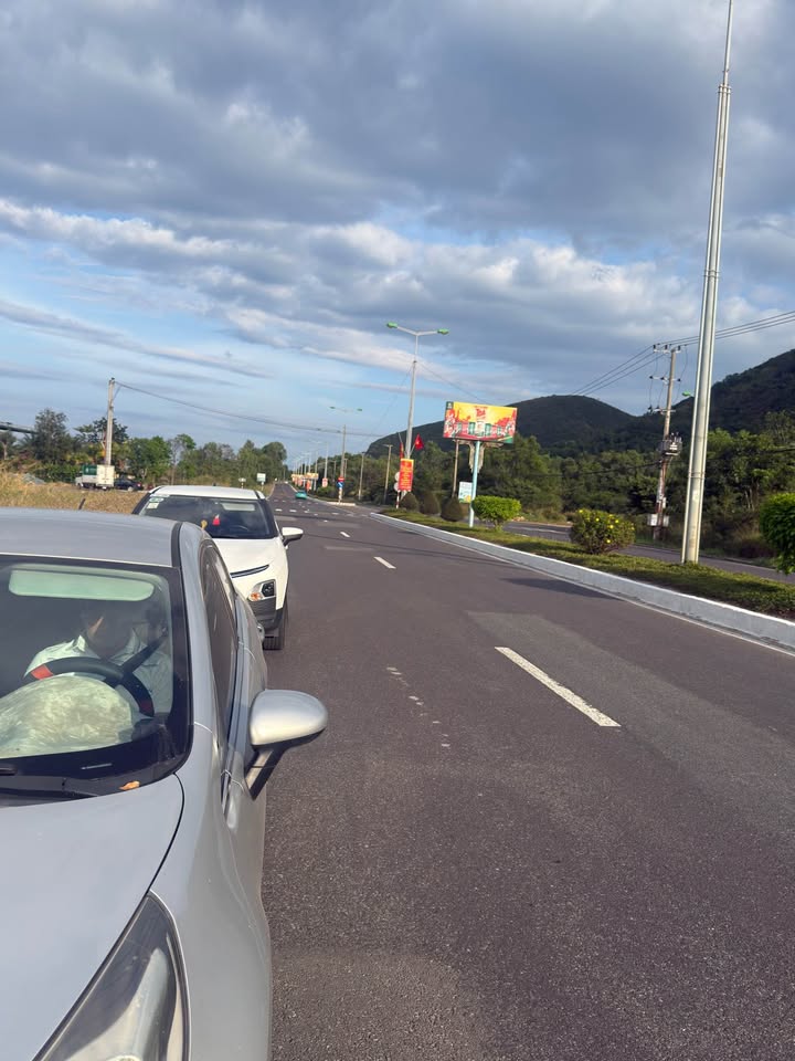 Đất Biển Phước Đồng Nha Trang 5600m² - Mặt Tiền Đại Lộ Tất Thành - Giá 7tr/m²