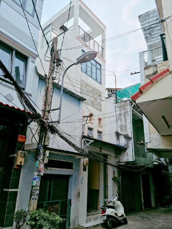 Nhà riêng Mai Xuân Thưởng Q.6, 22m², 4.4 tỷ - Hẻm xe hơi, ở ngay!