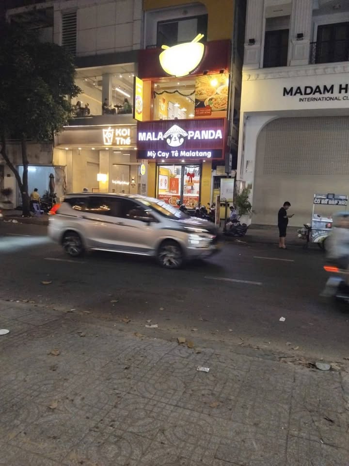 Nhà Mặt Tiền Phố Kinh Doanh Ẩm Thực Quận 3 - 60m², 5 Tầng, 29 Tỷ