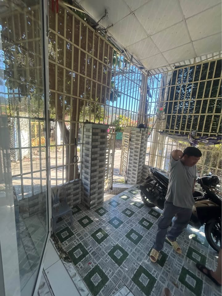 Bán Gấp Nhà 1 Trệt 1 Lửng 75m² Lô Góc Phước Hạ, Nha Trang - Giá 900 Triệu