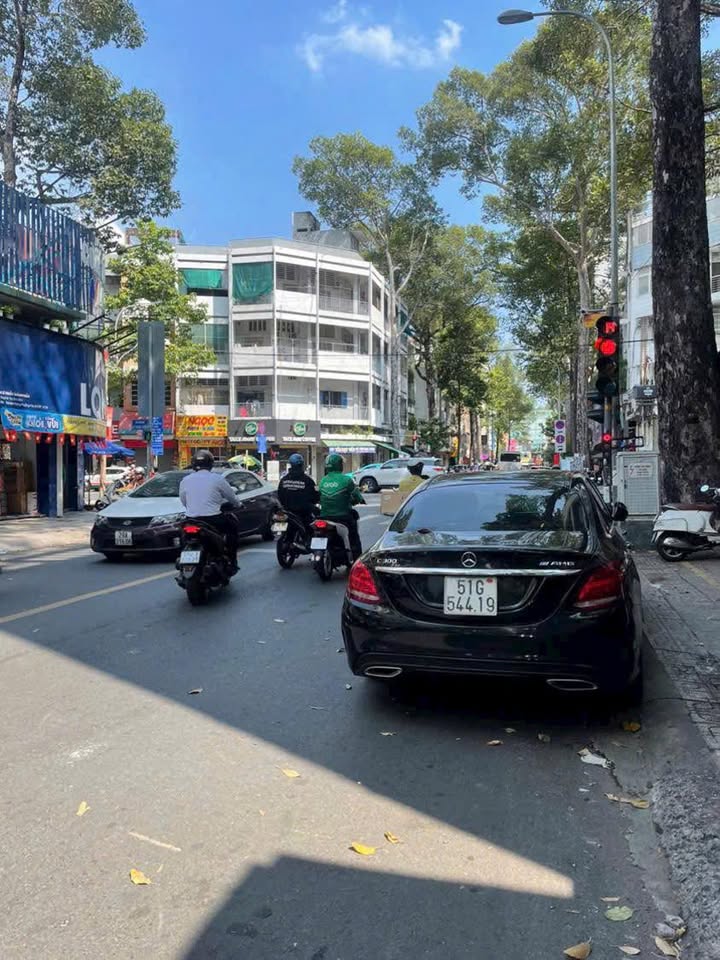 Nhà Mặt Tiền Kinh Doanh Trần Bình Trọng, Q5 - 80m² Sổ Hồng Chính Chủ