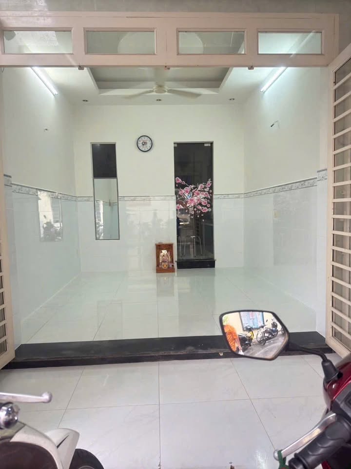 Mặt bằng trệt Quận 3 21.6m² - Vị trí đắc địa, hẻm xe tải!