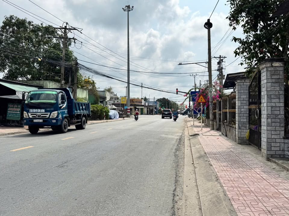 Nhà riêng Đường tỉnh 835B Bến Lức 263m² - Sổ đỏ sẵn sàng!