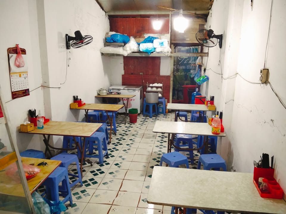 Nhà 40m² Chùa Láng, Đống Đa - Giá 8 Triệu/Tháng, Sẵn Ở Ngay