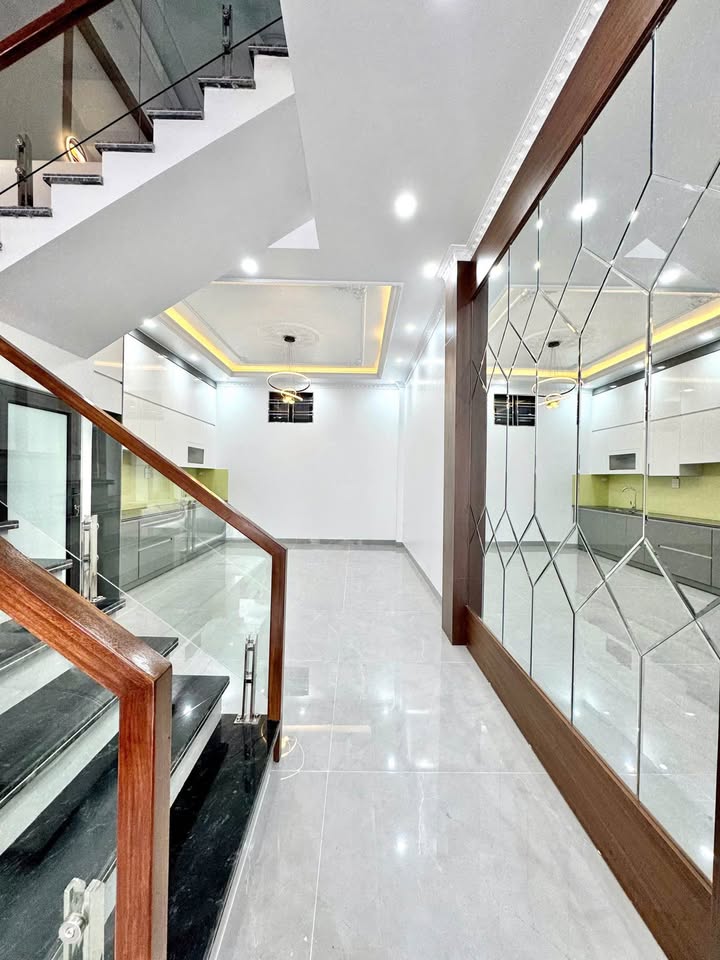 Nhà Phố Ngô Gia Tự 55m² 4 tầng - Mặt tiền kinh doanh đắc địa!