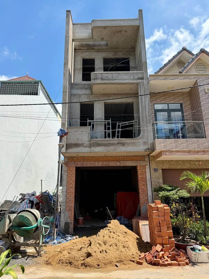 Nhà Phố Cao Cấp Bửu Hòa 90m² - Sổ hồng sẵn, ô tô vào tận nhà!