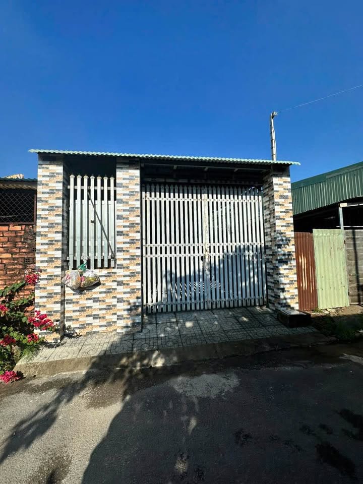 Nhà riêng Trảng Dài 150m² - Sổ hồng sẵn, ô tô vào tận nơi!