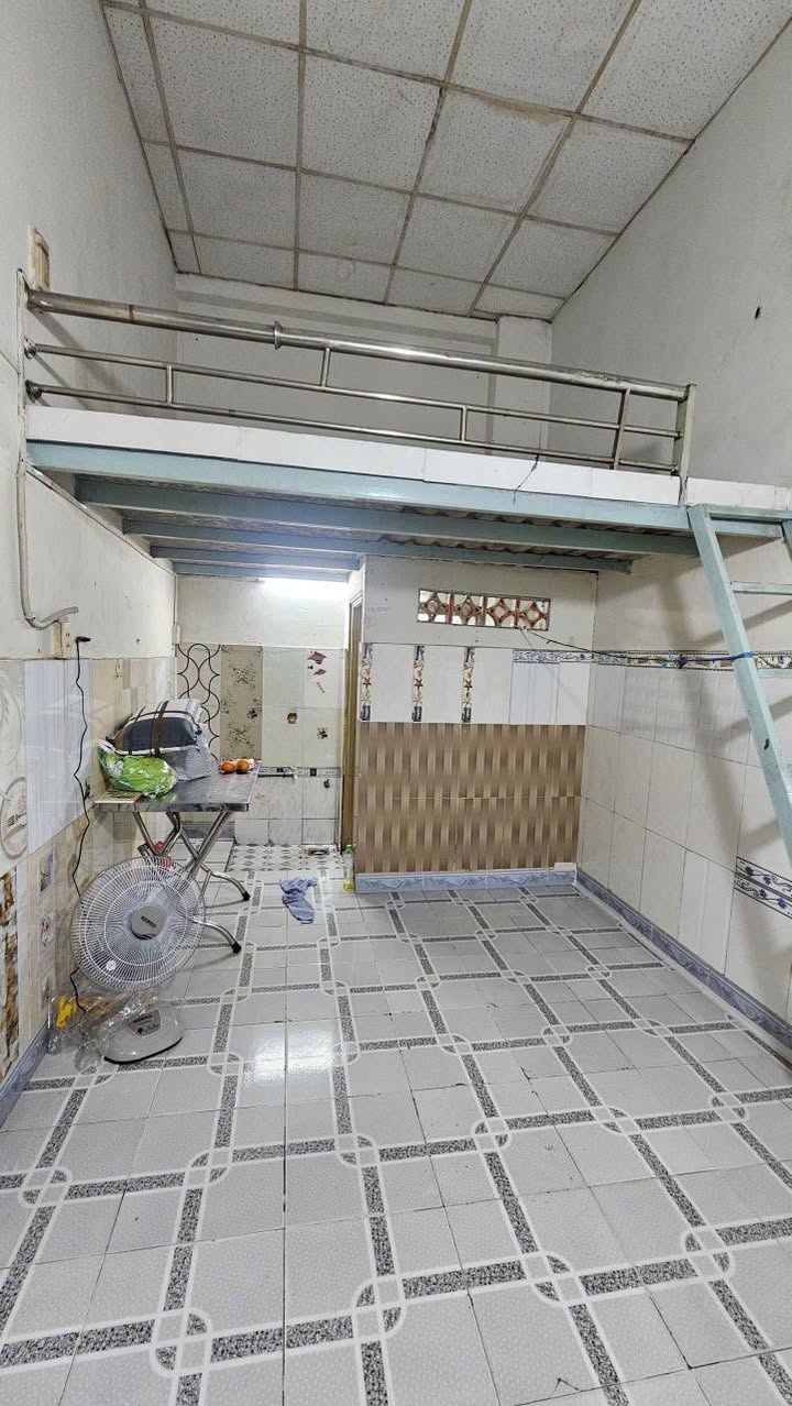 Phòng Trọ 15m² - 1.5 Triệu/Tháng, Gần Chợ, Giờ Giấc Tự Do - Bình Tân