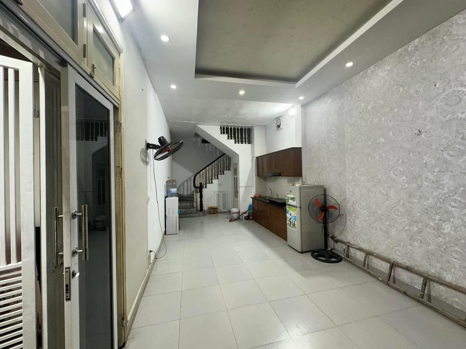 Nhà Phố Vĩnh Hưng 32m² 5 Tầng - 5.9 Tỷ, Sổ Nét, Gần Phố