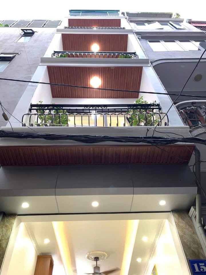 Nhà Lĩnh Nam 42m² - 5 Tầng Full Nội Thất - Giá 6 Tỷ